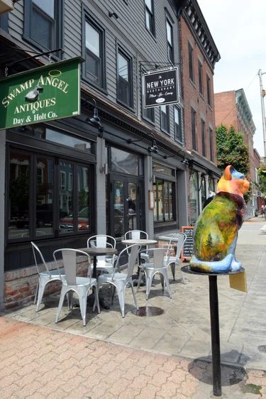 The New York Restaurant
